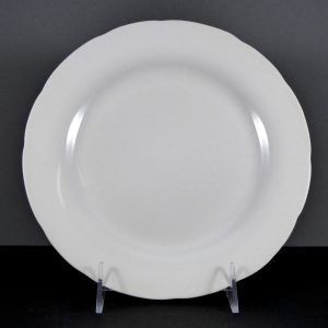 #9031 PLATE 8.25" ROUND WIDE RIM WAVY